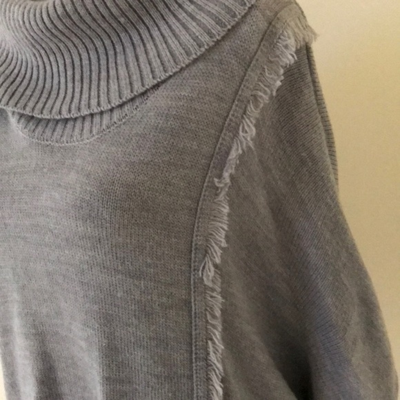 Ivanka Trump grey cowl Dolman Size L Sweater - Picture 3 of 8